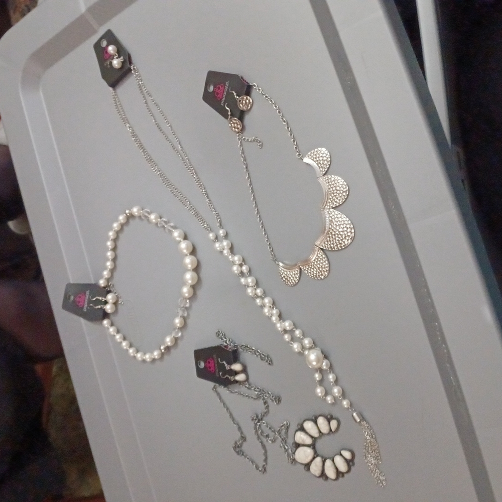 Lot of 4 necklaces and 4 earrings